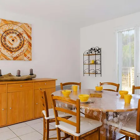 Spacieuse 4 Pieces, 6 Couchages, Terrasses Ensoleillees, Animaux Acceptes, Parking, Proche - Fr-1-409-127
