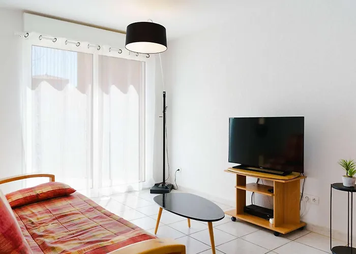 Villa Spacieuse 4 Pieces, 6 Couchages, Terrasses Ensoleillees, Animaux Acceptes, Parking, Proche - Fr-1-409-127