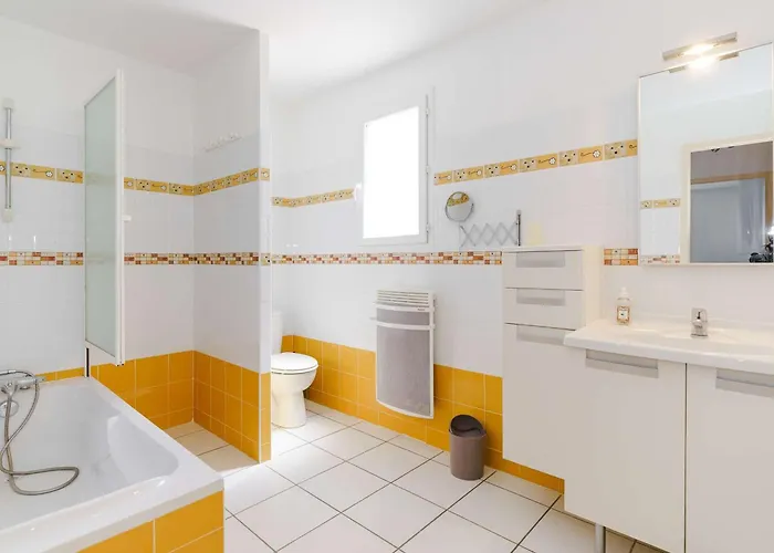 Spacieuse 4 Pieces, 6 Couchages, Terrasses Ensoleillees, Animaux Acceptes, Parking, Proche - Fr-1-409-127 Villa Narbonne
