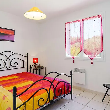 Villa Spacieuse 4 Pieces, 6 Couchages, Terrasses Ensoleillees, Animaux Acceptes, Parking, Proche - Fr-1-409-127