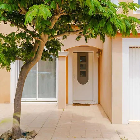 Villa Spacieuse 4 Pieces, 6 Couchages, Terrasses Ensoleillees, Animaux Acceptes, Parking, Proche - Fr-1-409-127